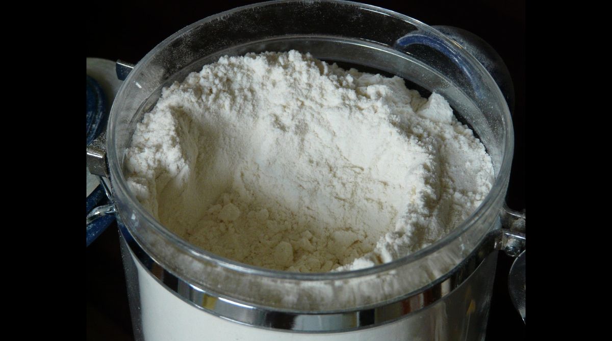 Alasan Mengapa Mengayak Tepung Terigu Penting Sebelum Digunakan